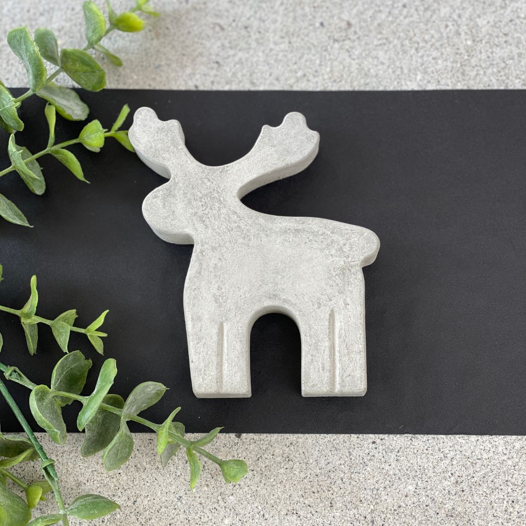 alce in cemento realizzata a mano da utilizzare come decorazione per la casa e il Natale