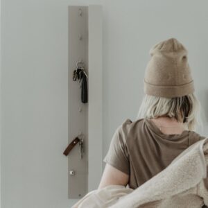 armadietto portachiavi da parete dalla forma oblunga con chiusura magnetica, ideale per gli spazi ristretti