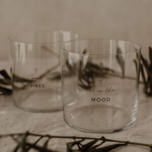 set di due bicchieri in vetro borosilicato trasparente con rispettivamente la stampa "not in the MOOD" e "good VIBES"