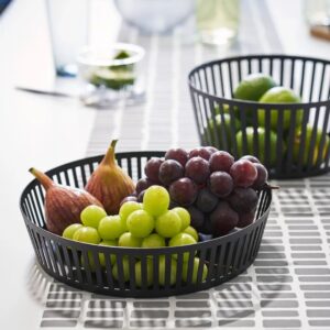 cesto portafrutta centrotavola in acciaio verniciato nero dal design minimal e sofisticato